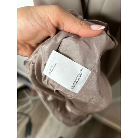 Vince Crepe Shift Dress in Tan Size 0 Professional Business Clean Girl Neutral - Picture 11 of 12